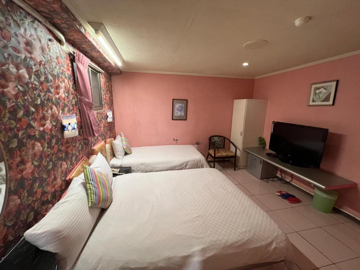 Boston Hotel Chiayi City Exterior foto