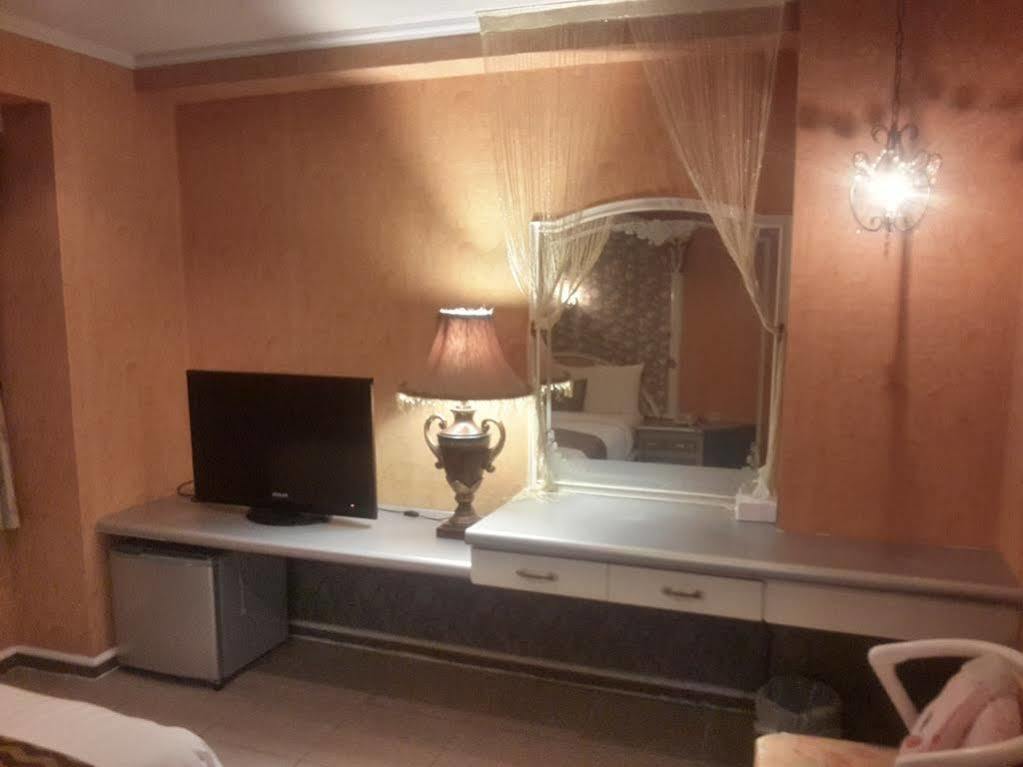 Boston Hotel Chiayi City Exterior foto