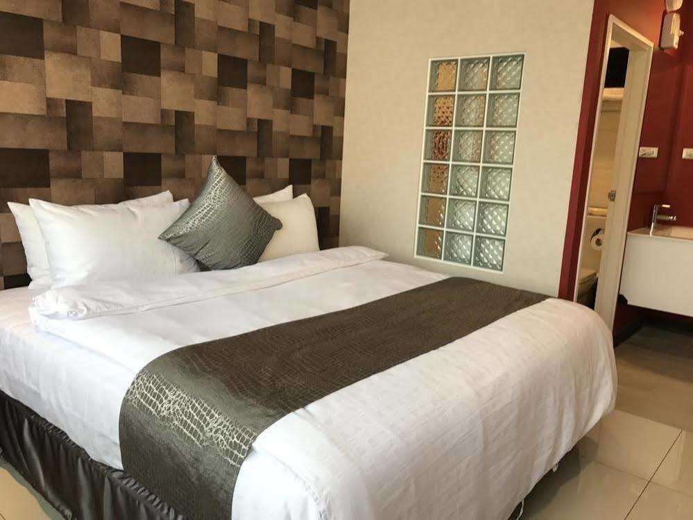 Boston Hotel Chiayi City Exterior foto