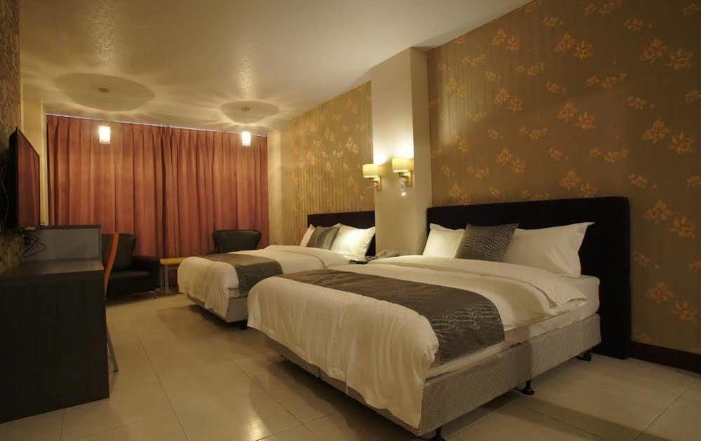 Boston Hotel Chiayi City Exterior foto